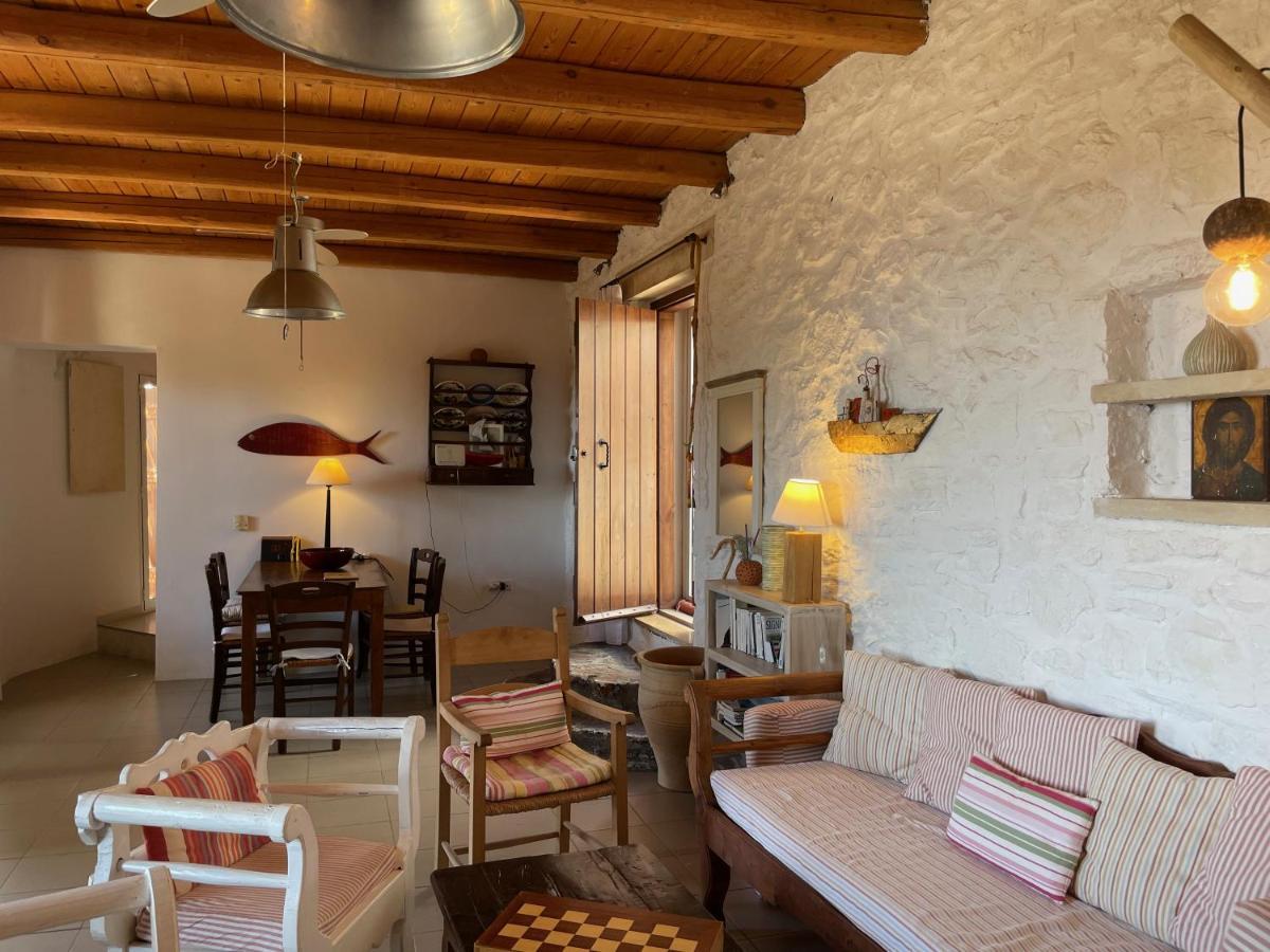 Villa La Familia Maison Traditionnelle プラキアス エクステリア 写真
